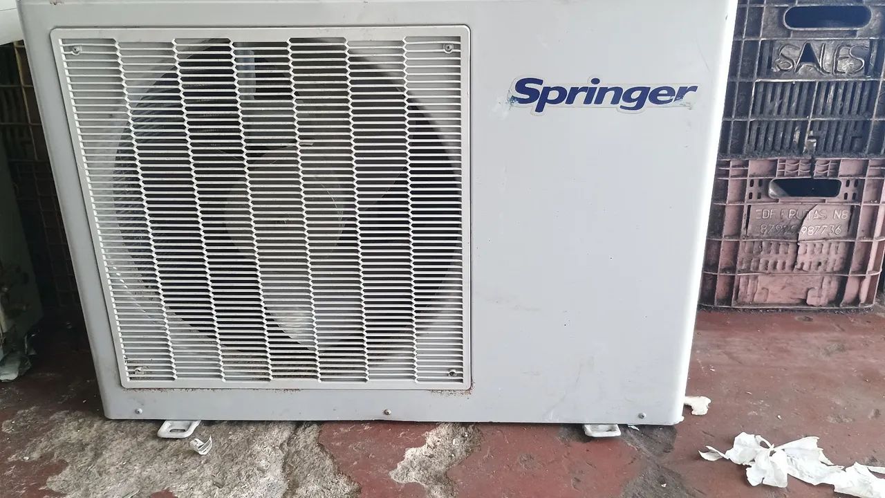 Condensadora Springer de 30 mil BTUs serpentina cobre nova