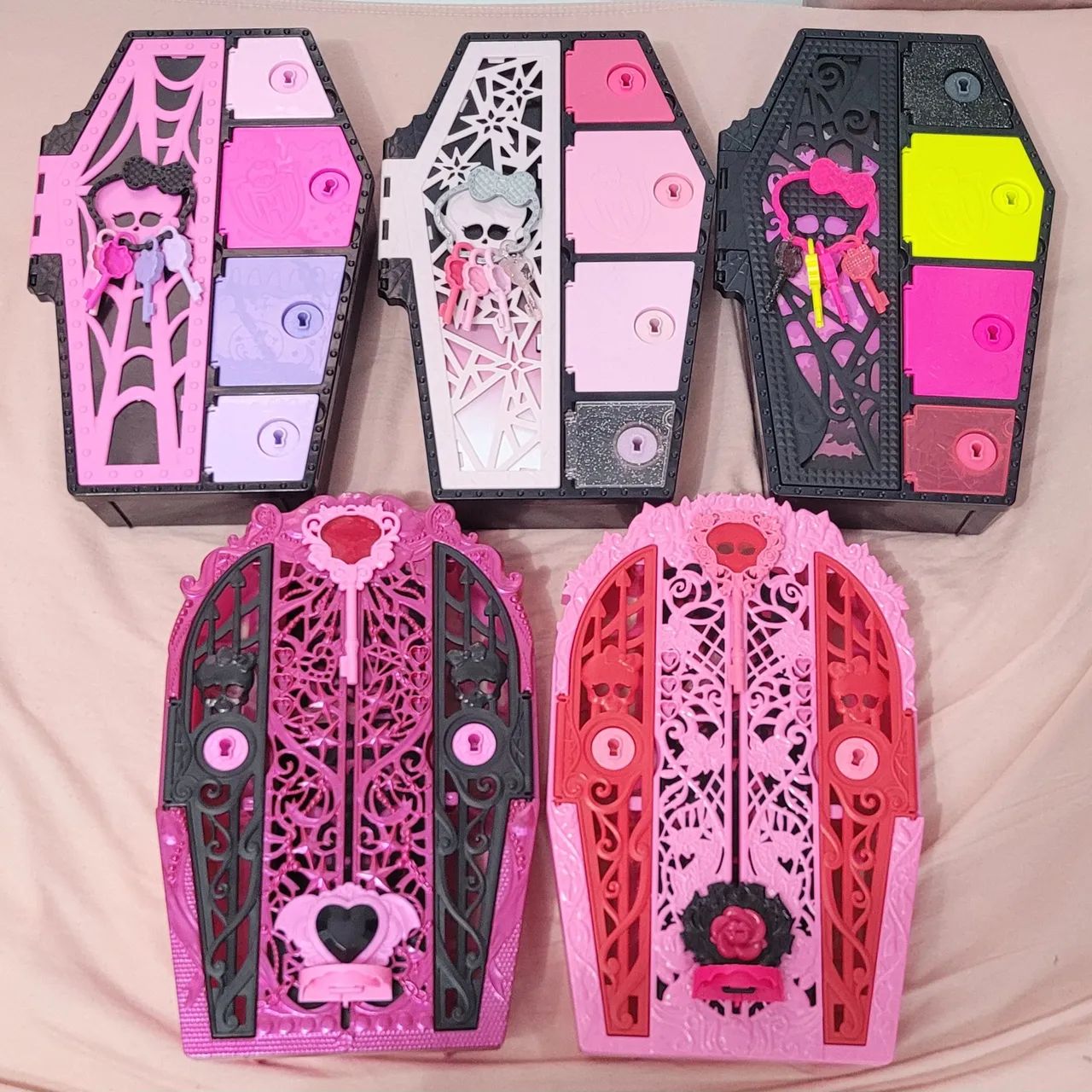 Lote de armários Draculaura Skulltimate Secrets Monster High