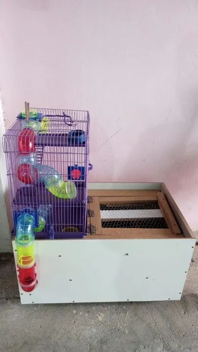 Gaiola para hamster 3 andares com uma adaptação de caixa de madeira 