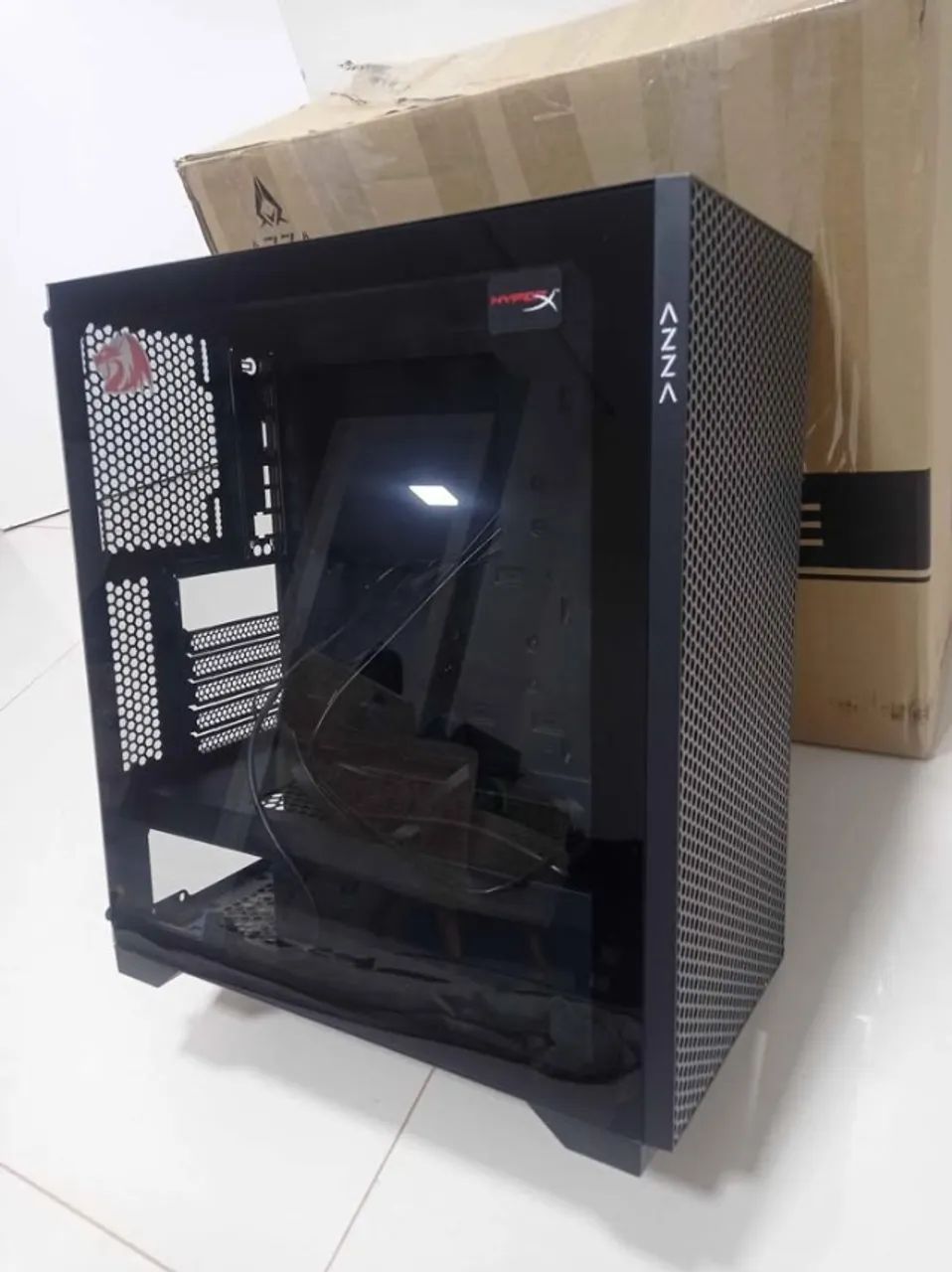 Gabinete Azza CSAZ-450 com vidro temperado e sistema central de leds