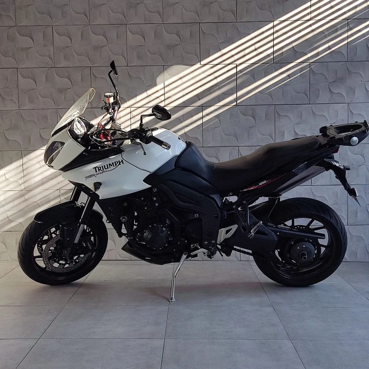 Tiger Sport 1050 baixo Km leilão e não consta no docs 