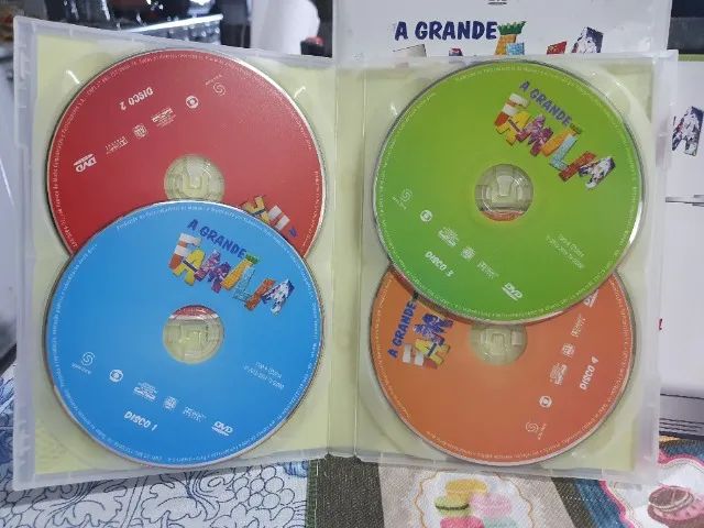 Box DVD A Grande Família com luva metal (lata) ultima temporada com 4 discos Original - Foto 4