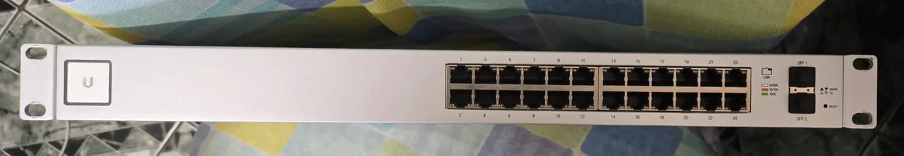 SWITCH UBIQUITI US-24-BR UNIFI 24 PORTAS GIGABIT RJ45 + 2P SFP