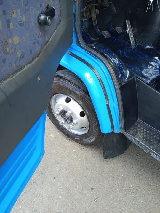 Mercedes bens 710 ano 2000 no bau filé calçada de pneus... - Foto 7