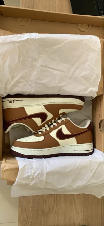 Nike Air Force 1 Low Original - Marrom e Branco