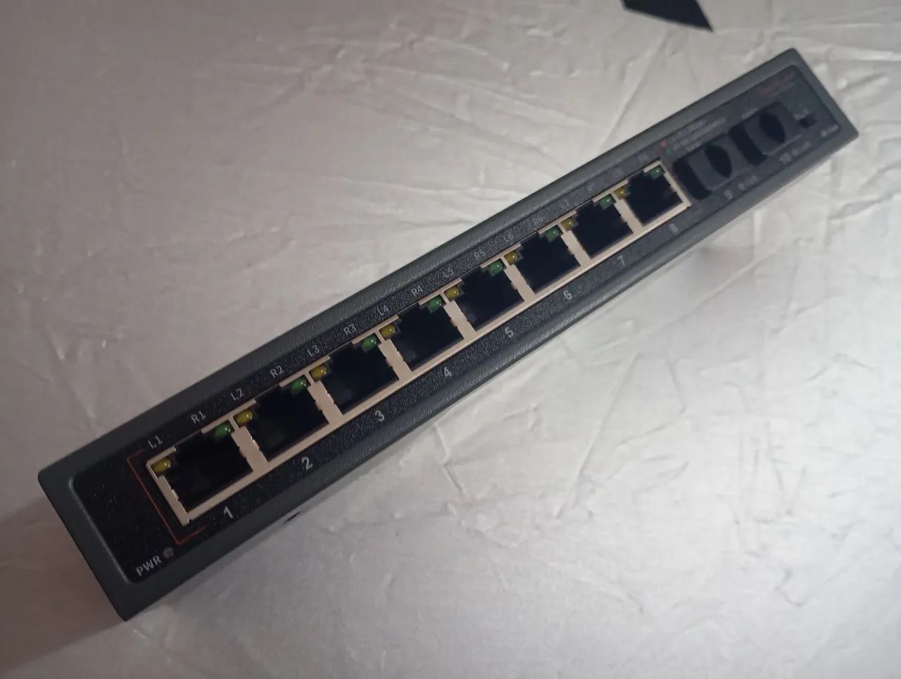 Switch de Rede 8 Portas Gigabit - Foto 2