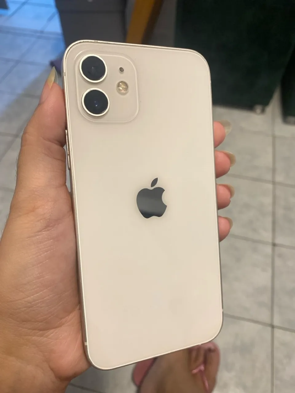2 iPhones- iPhone 11 e iphone 12 /ambos de 128 gigas