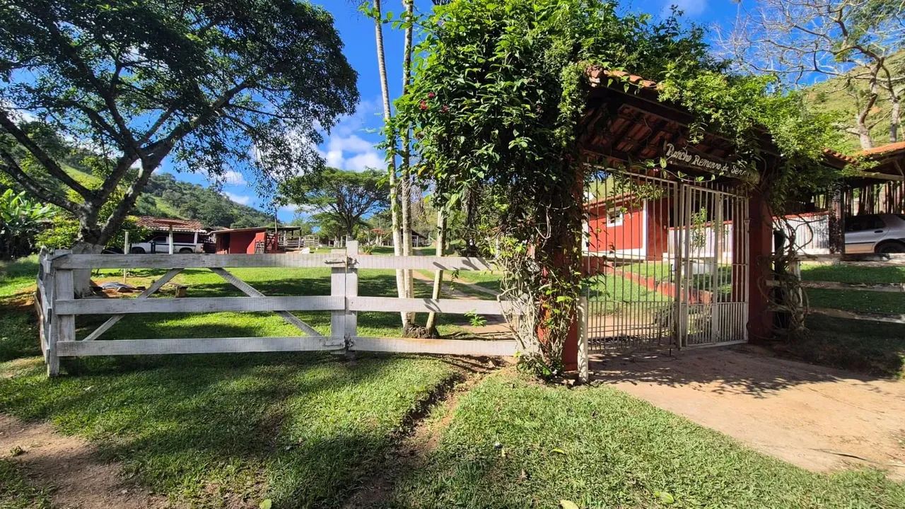 Sítio - Jacareí -Estrada do Bom Jesus O3 casas 6 Dormitórios - Área construída 500m² 72.00
