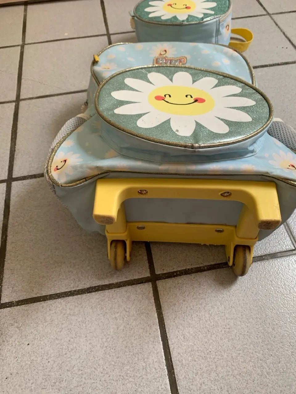 Mochila Infantil com Rodinhas -  Florzinha - Foto 2