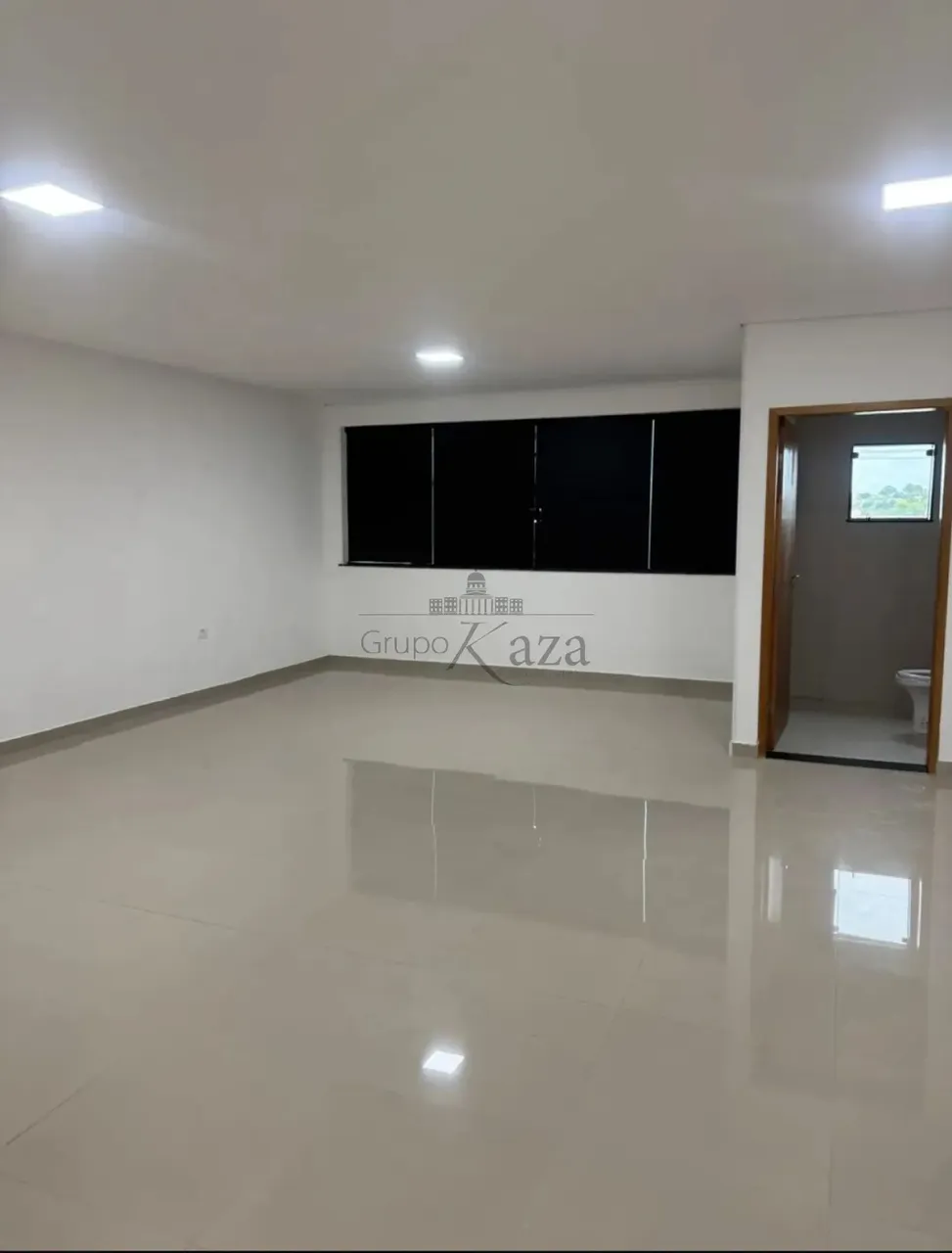 Oportunidade - Sala Comercial - Loteamento Villa Branca - 65m².