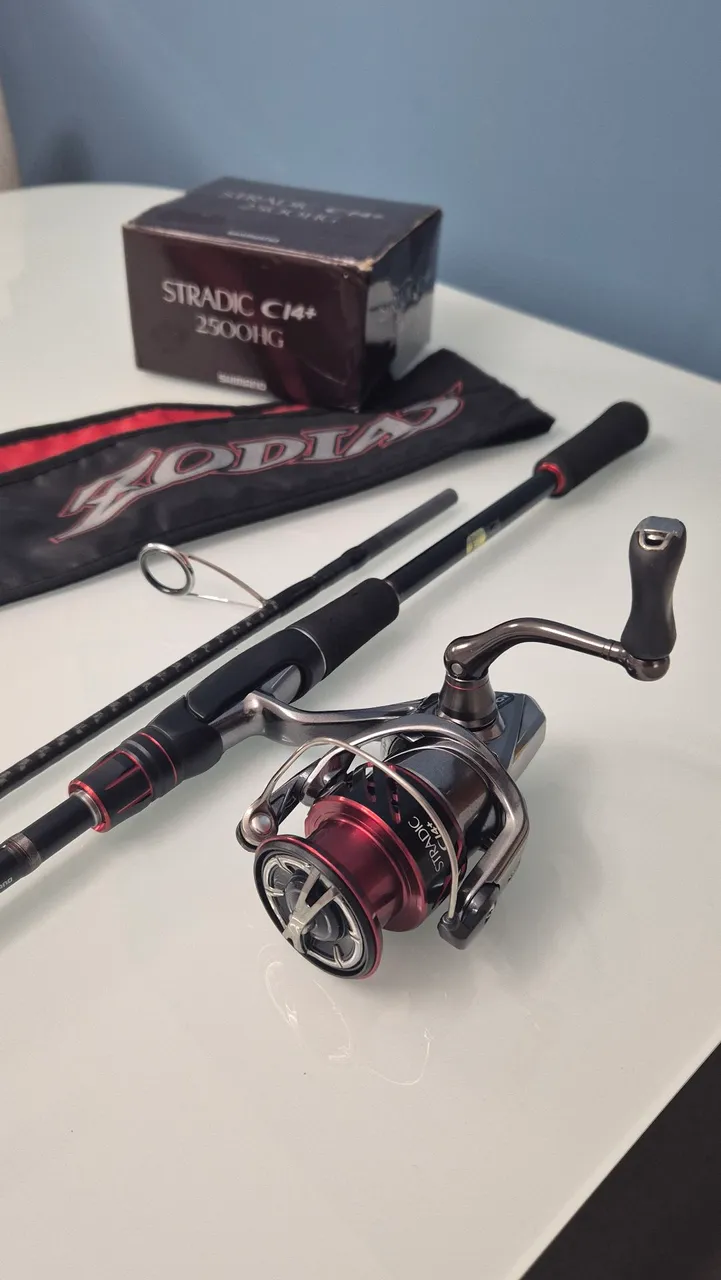 Conjunto de Pesca Shimano Stradic Ci4+ 2500hg + Zodias 6'3 12lb