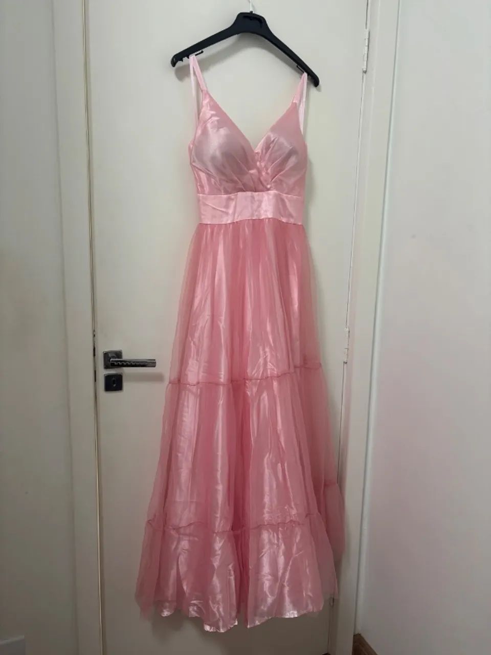 Vestido Rosa de Cetim com Tule
