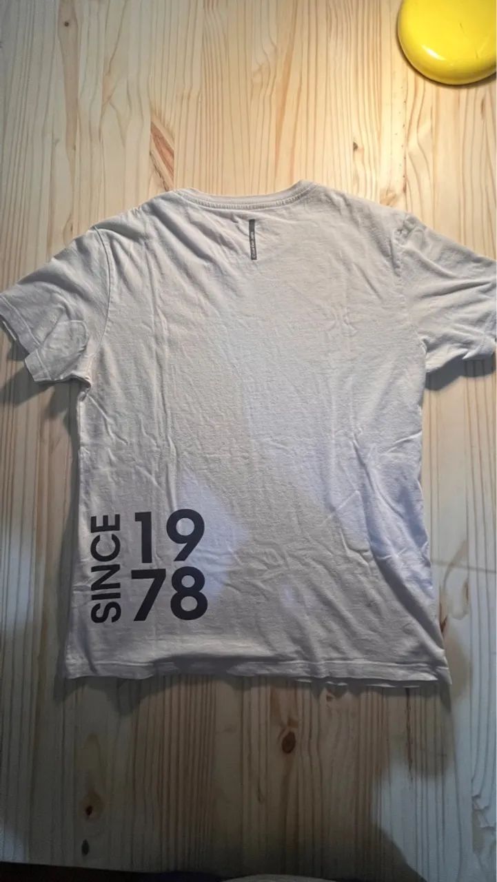 Camiseta Calvin Klein Jeans - Foto 2
