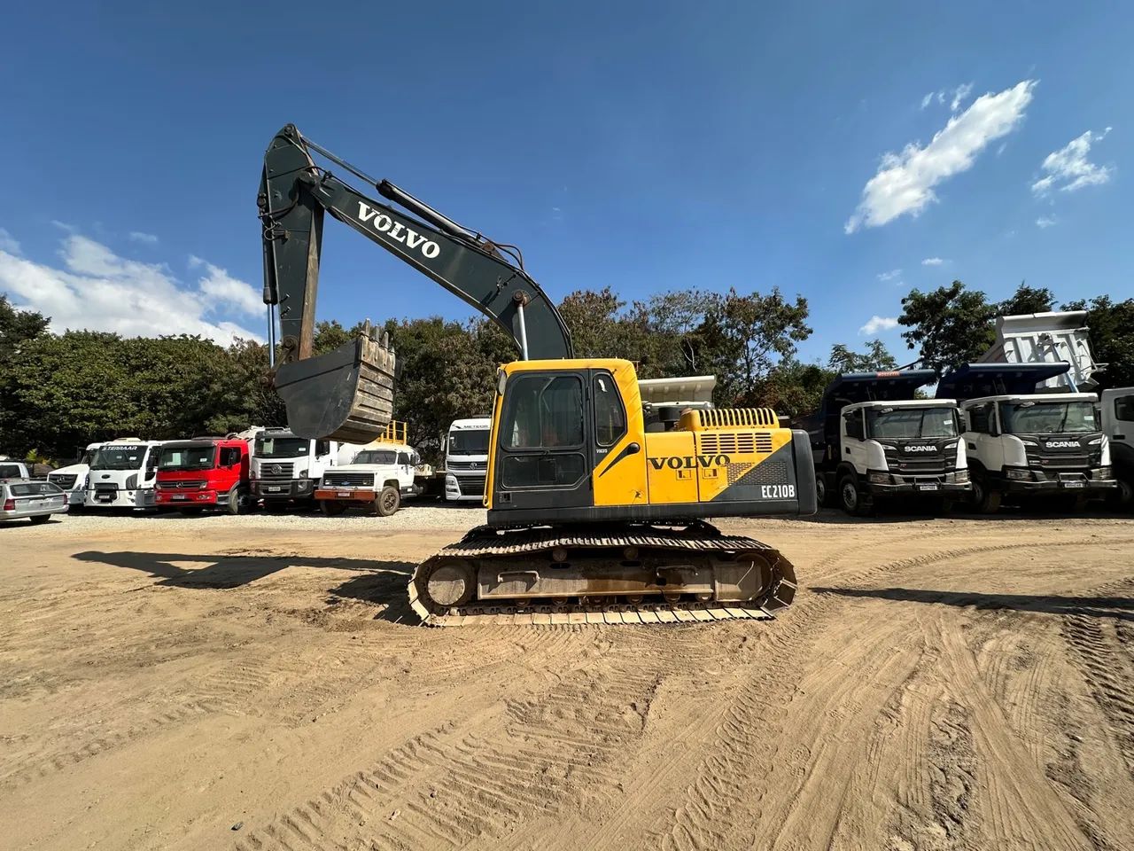 Escavadeira Volvo EC210B 2014