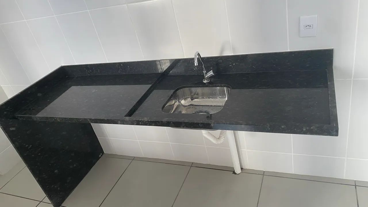 Bancada em granito Verde Ubatuba (205x60cm) com Cuba de aço inoxidavel + Torneira - Foto 3