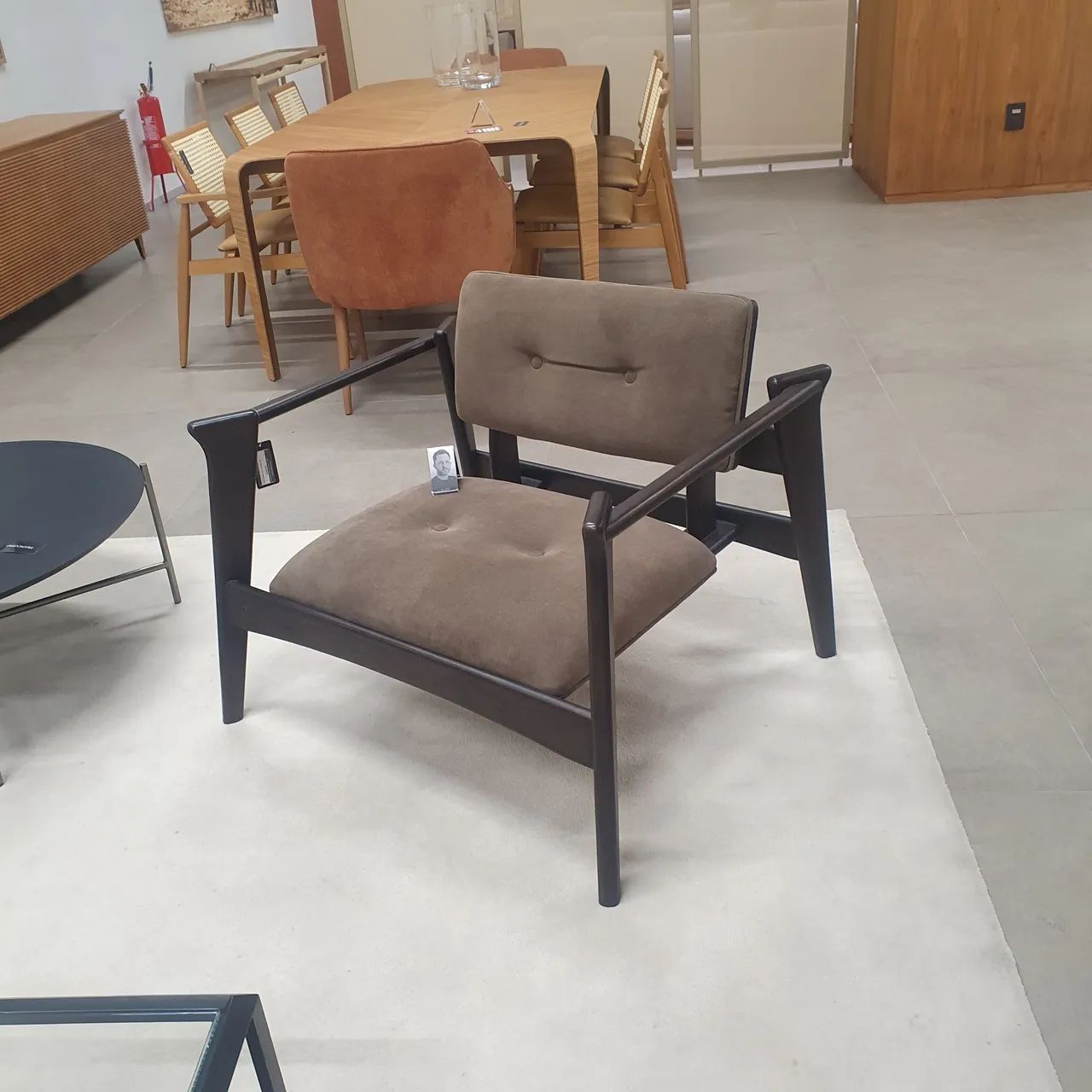 Poltrona de Design Moderno - Conforto e Estilo - Foto 4