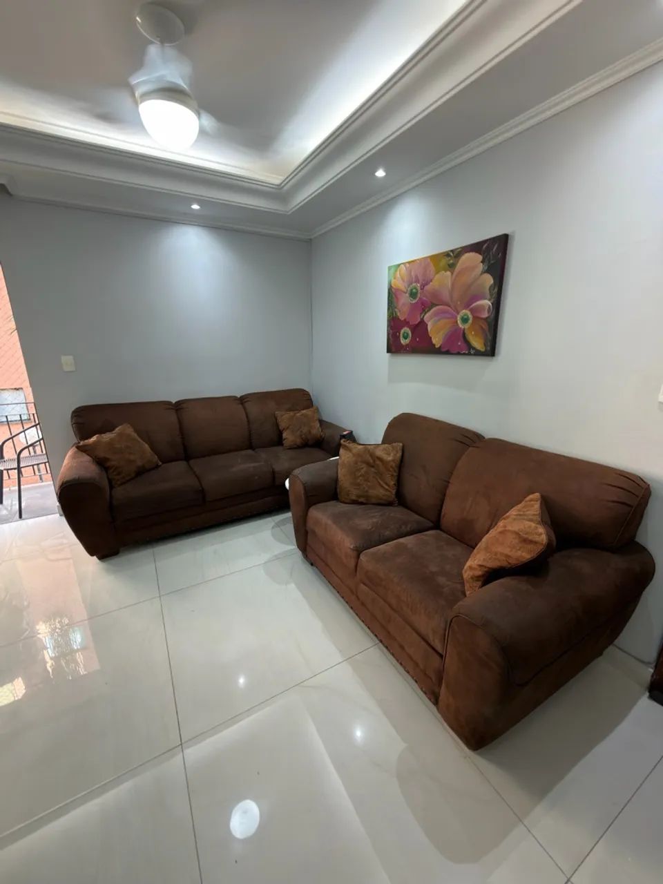 Conjunto de Sofás Importados ? 3 e 2 lugares  - Foto 2