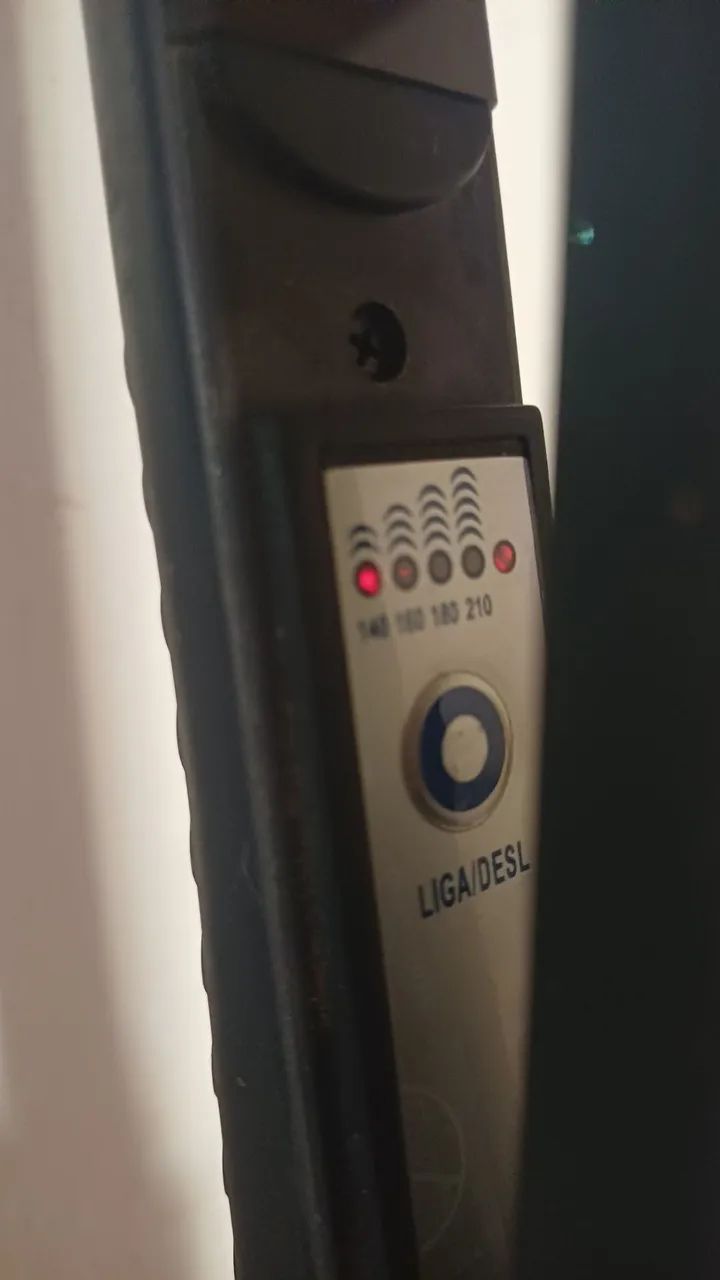 Chapinha de cabelo Britânia controle ion 210° - Foto 3