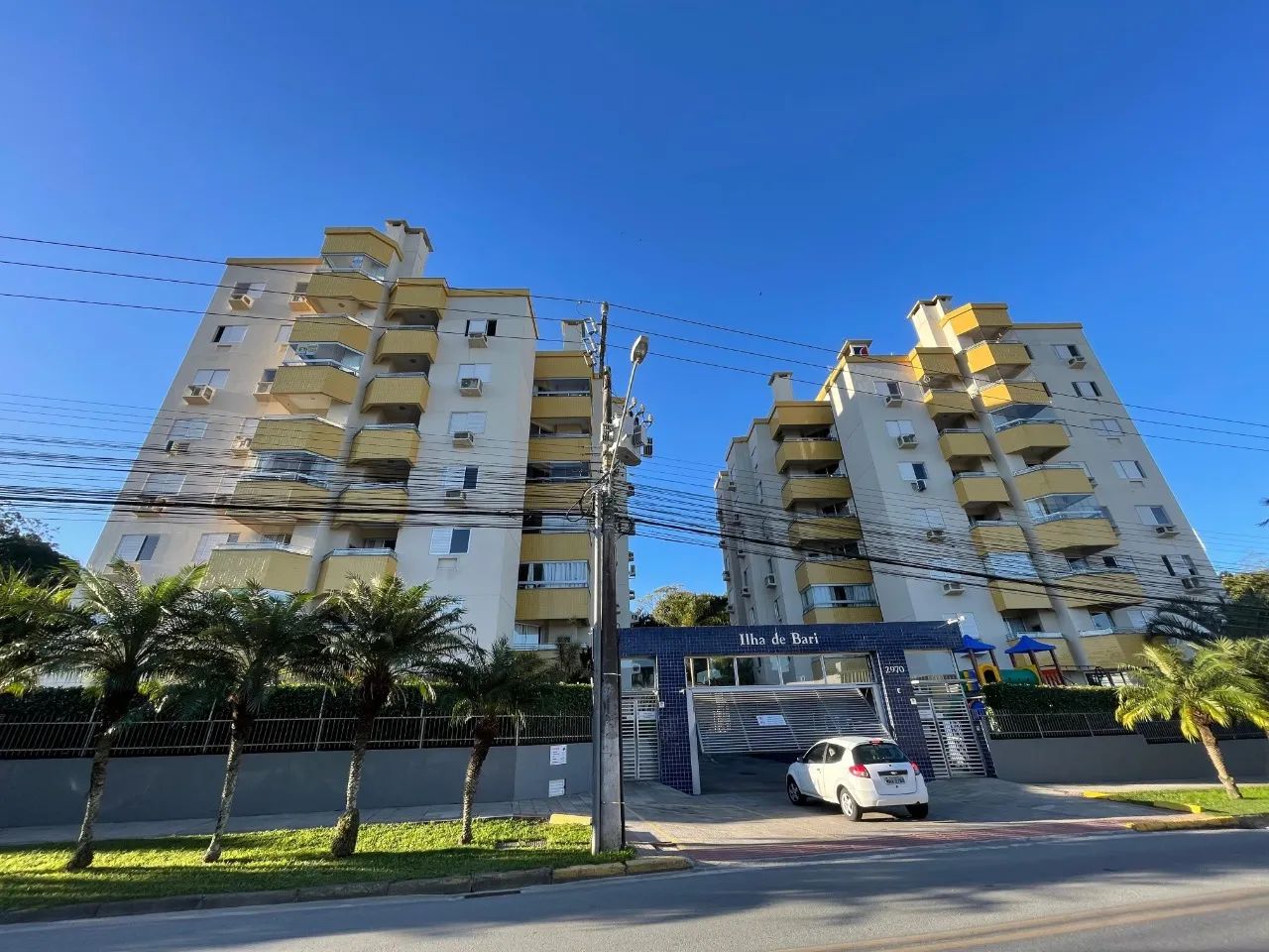 Apartamento de 3 dormitórios no Saco Grande
