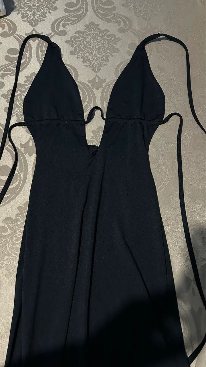 Vestido decote no peito