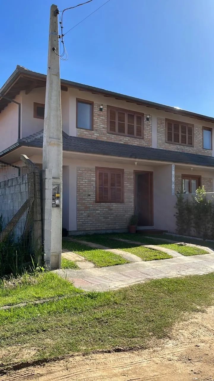 Casa mobiliada com duas suítes mais um quarto e mais um banheiro 