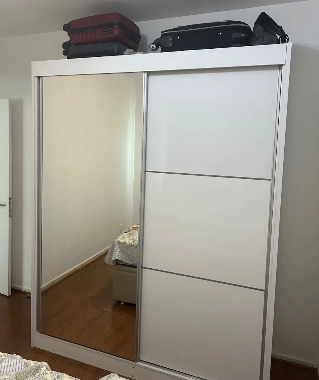 Guarda-roupa Solteiro Marca Vezzo - Foto 3