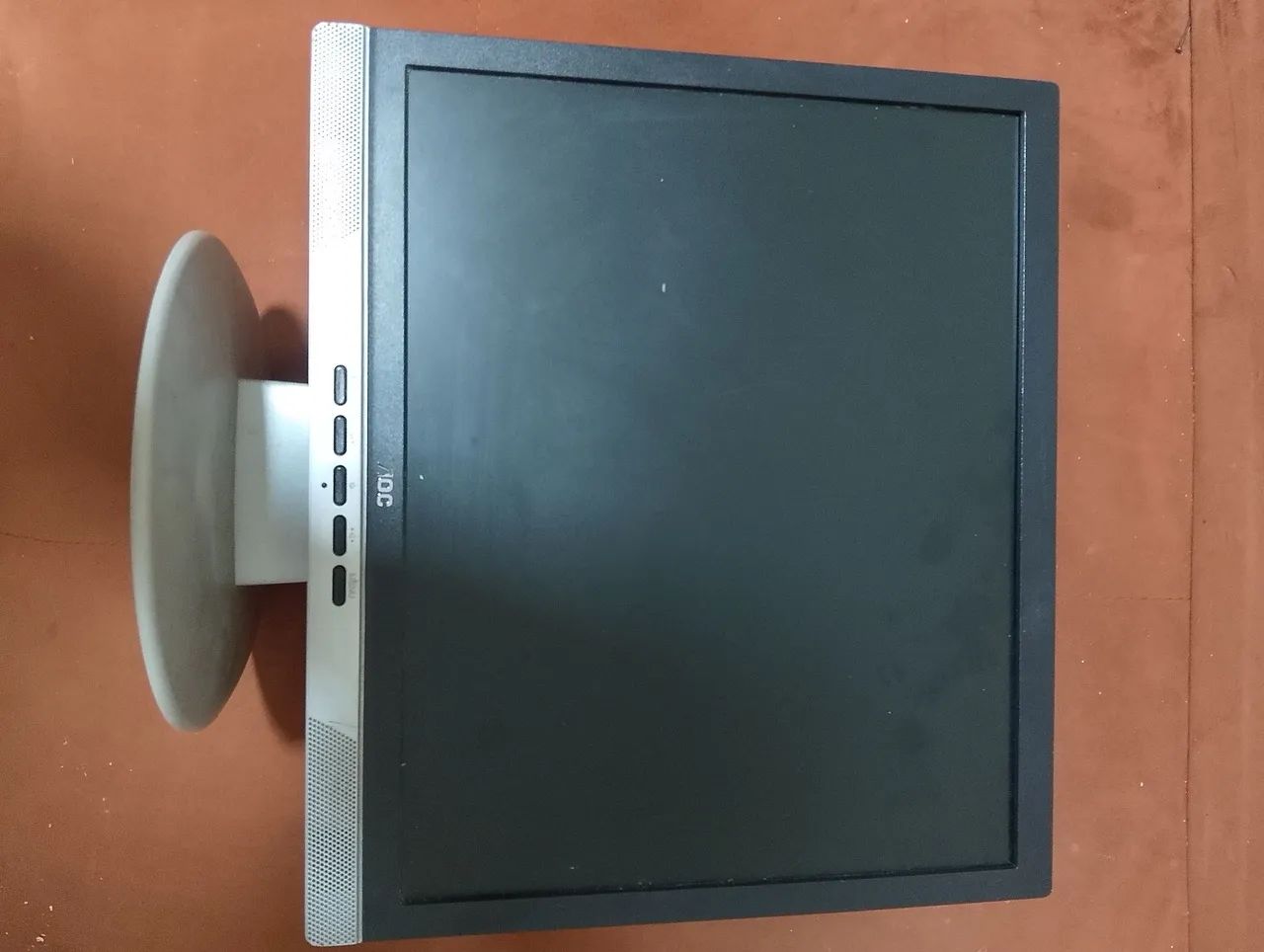 Monitor aoc 17