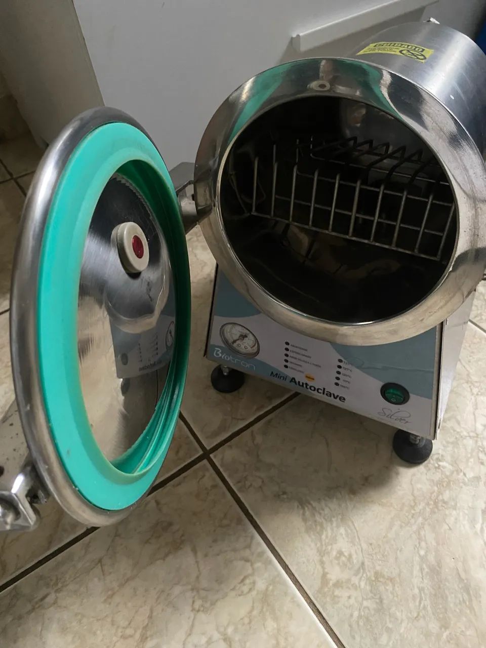 Vendo Autoclave mini 5L Silver Biotron  - Foto 2