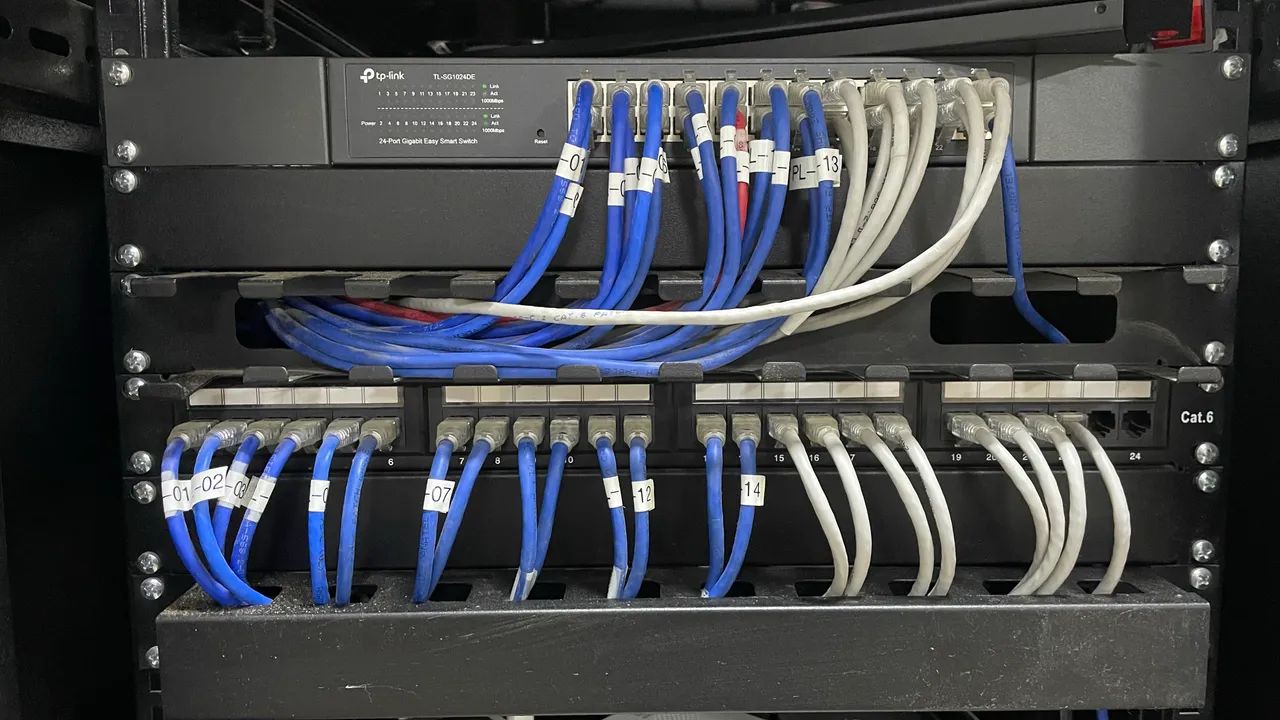 Oportunidade: Servidor Dell R250 Xeon E-2324G + Rack c/ Switch, Patch Panel e Nobreak - Foto 3