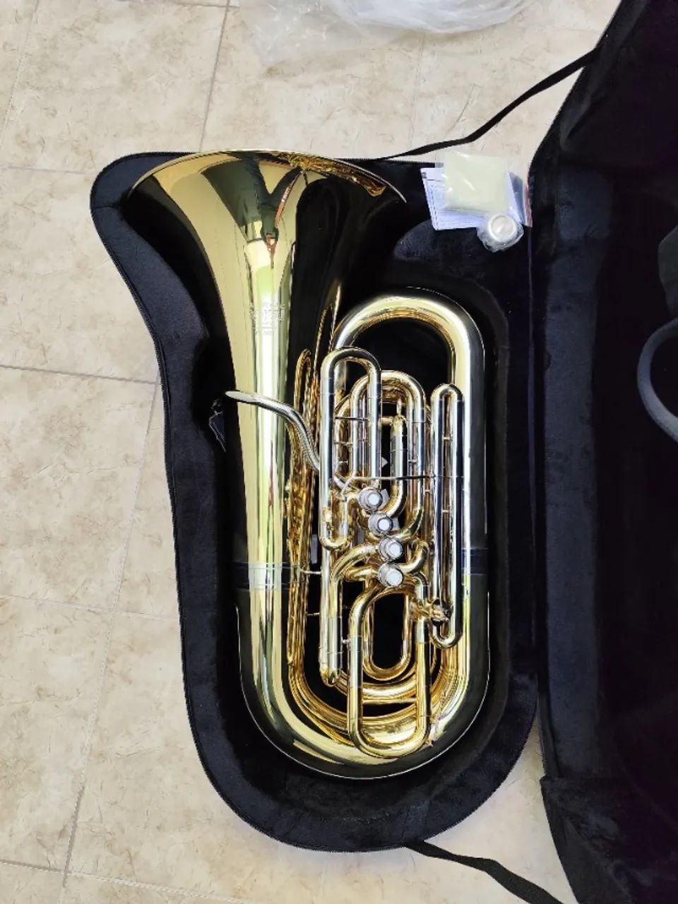 Tuba 5/4 Tokai TB-600L 4 Pistos e 1 Rotor Sib - Laqueada -Nova -Troco- Parcelo - Foto 6