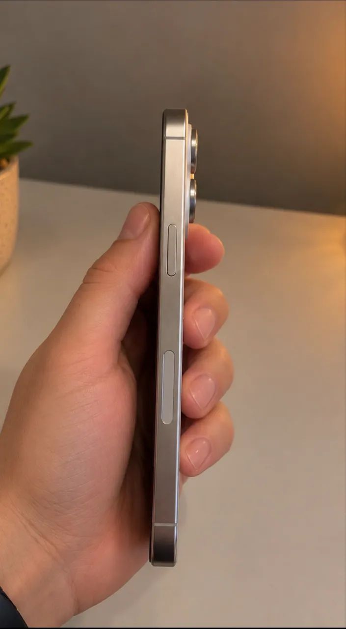 iPhone 15 Pro Max  - Foto 2