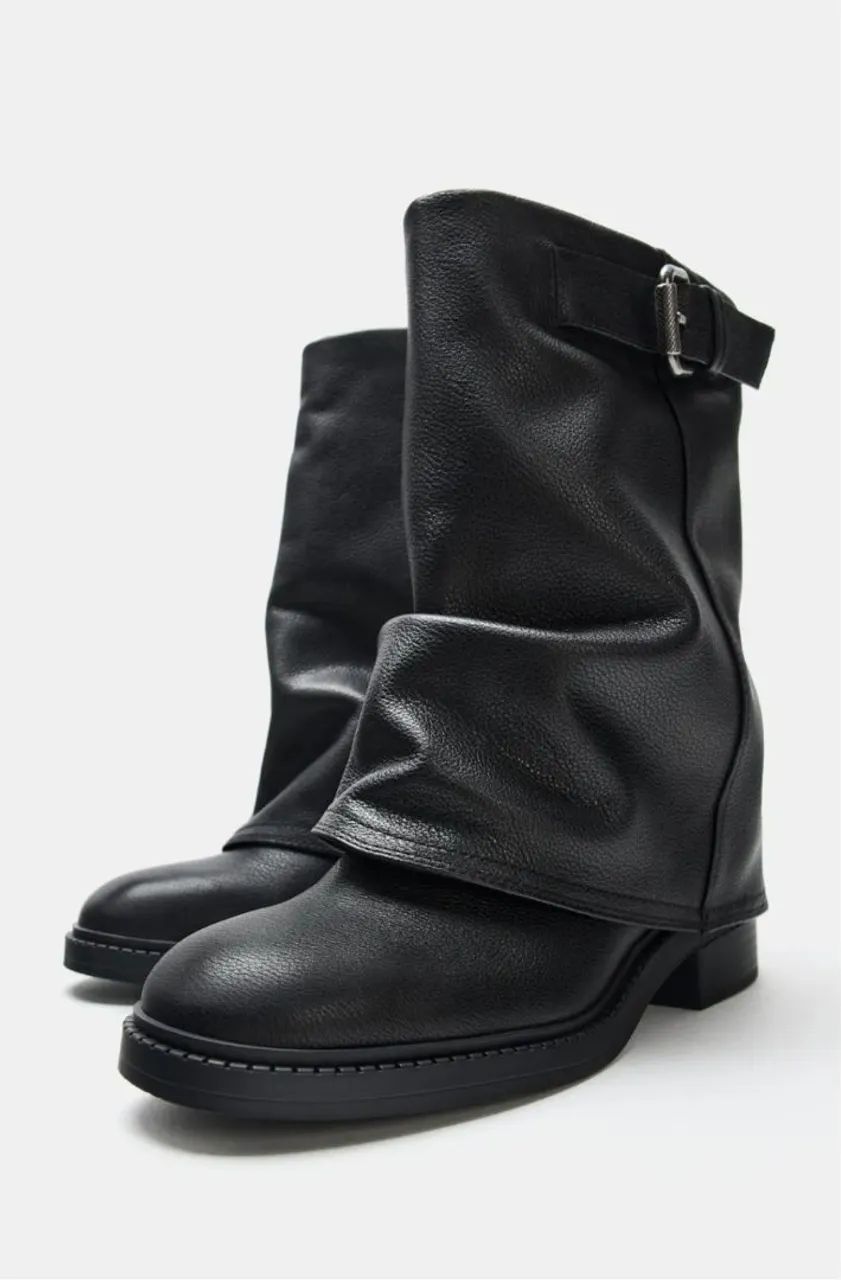 Ankle Boot De Couro com Fivela ZARA  - Foto 2