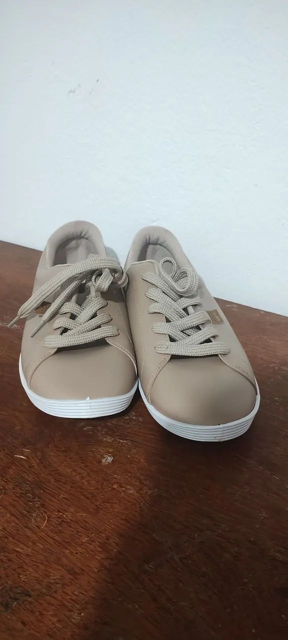 Tênis bege feminino - N° 38 - Foto 2
