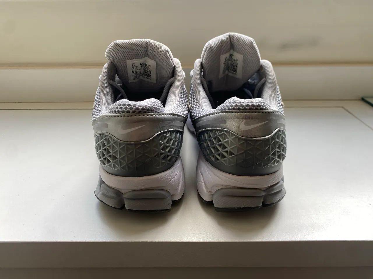 tenis nike vomero 5  - Foto 3