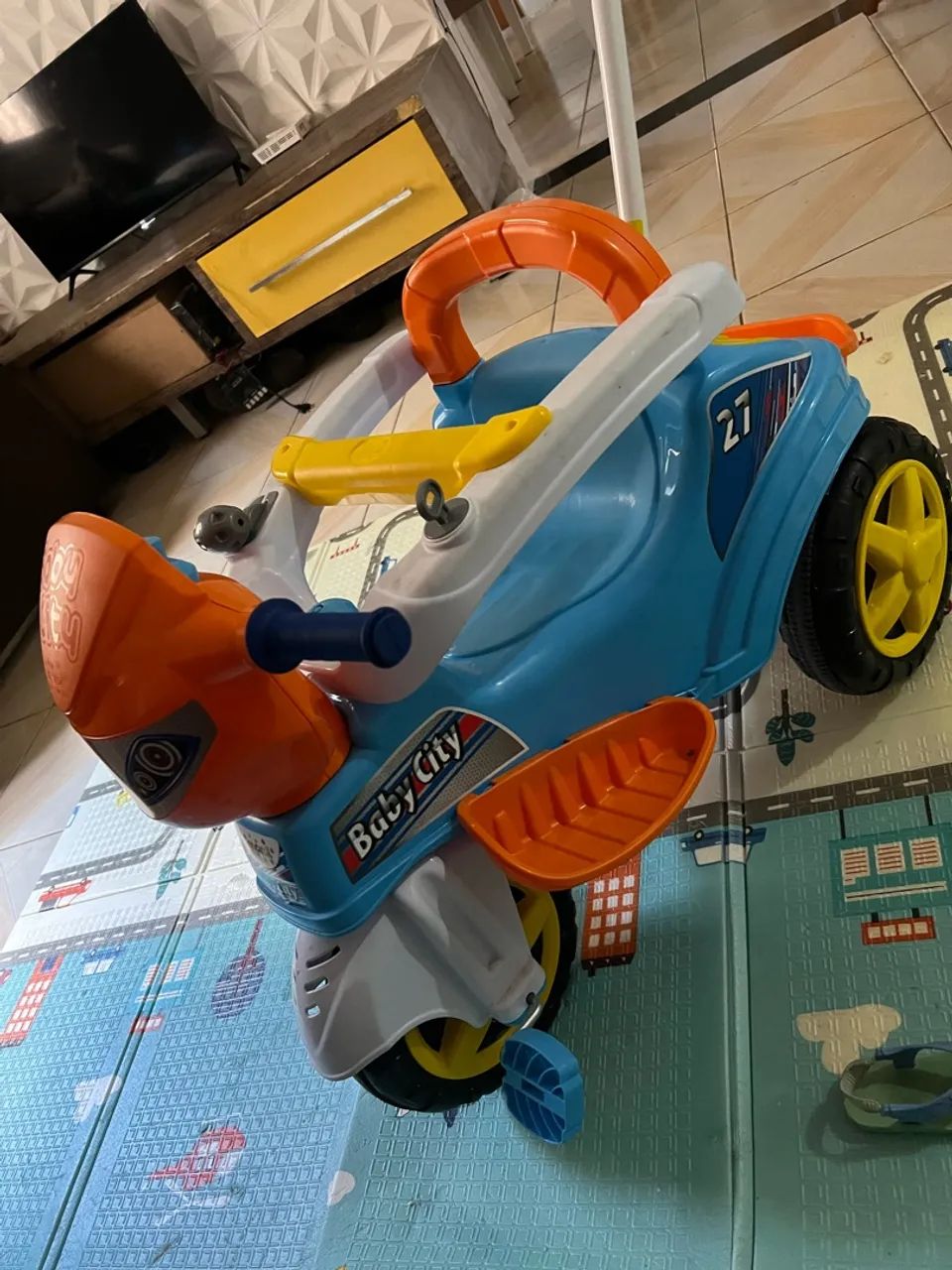 Vendo carrinho de passeio novíssimo  - Foto 4