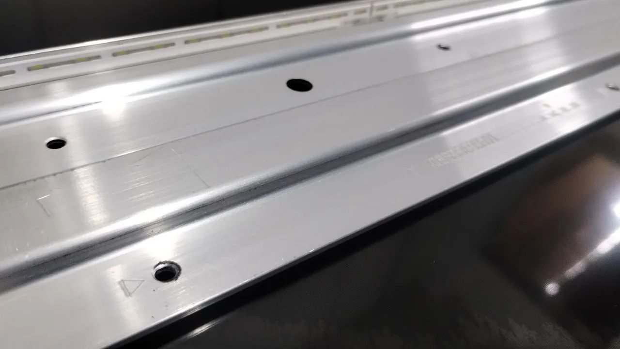 Barra de led TV LG 55UJ6585 - Foto 4