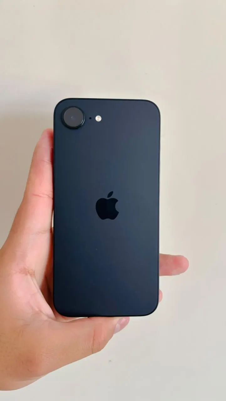 iPhone 16e
