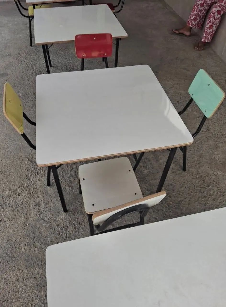 Escolares 64985890606849124