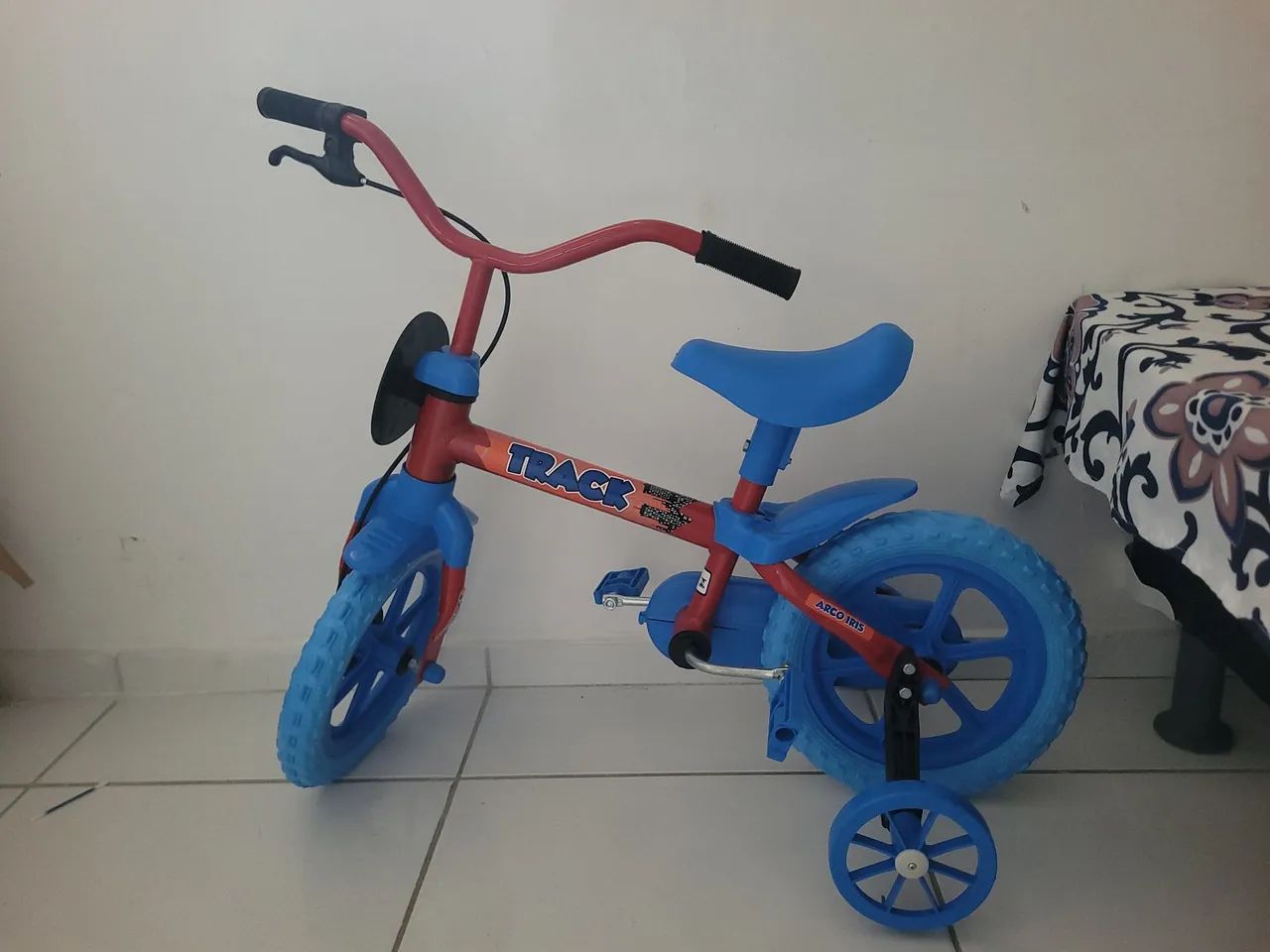 Bicicleta aro 12 nova  - Foto 4