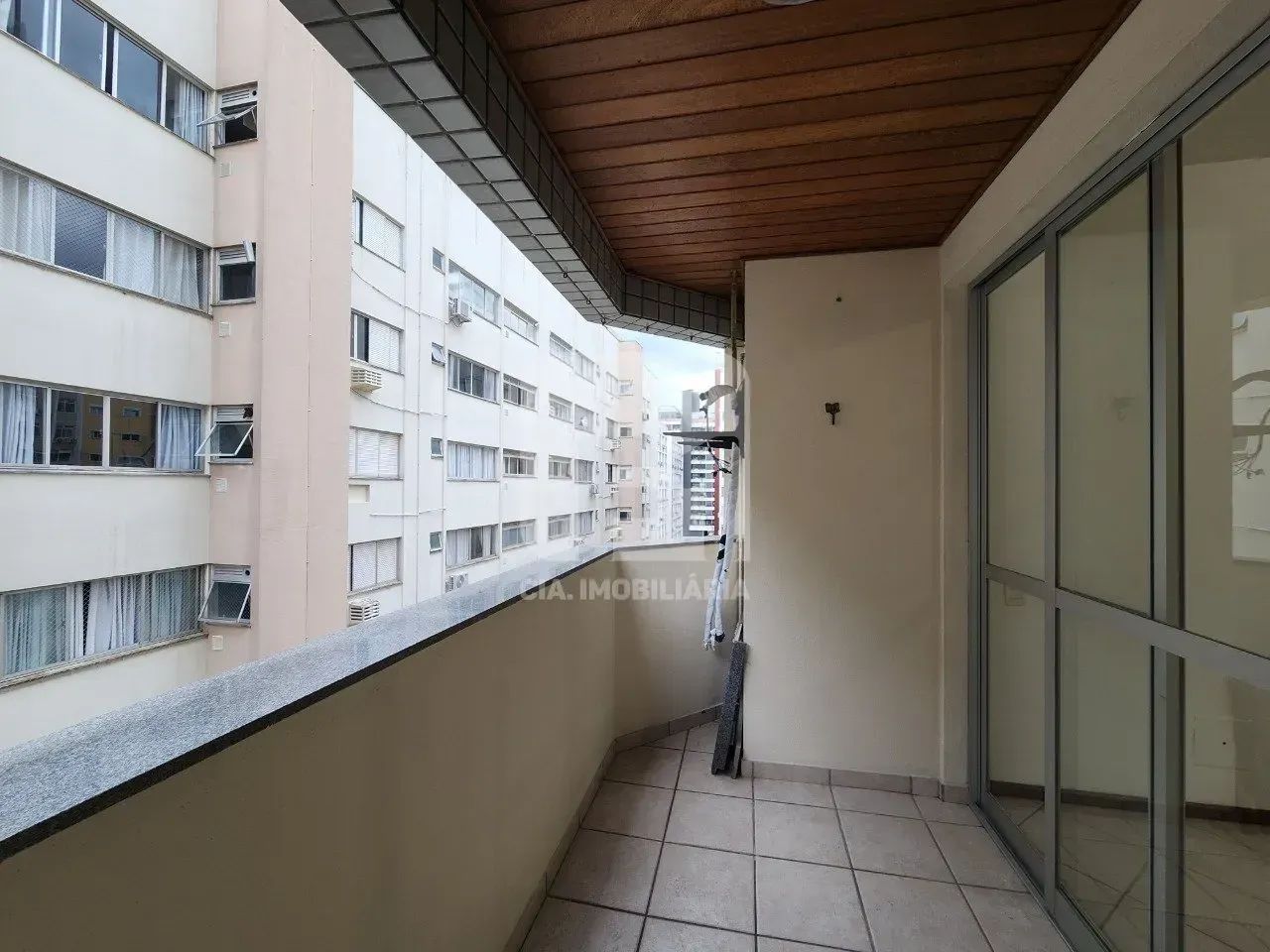 Apartamento de 3 quartos e 2 vagas no Centro - Foto 4