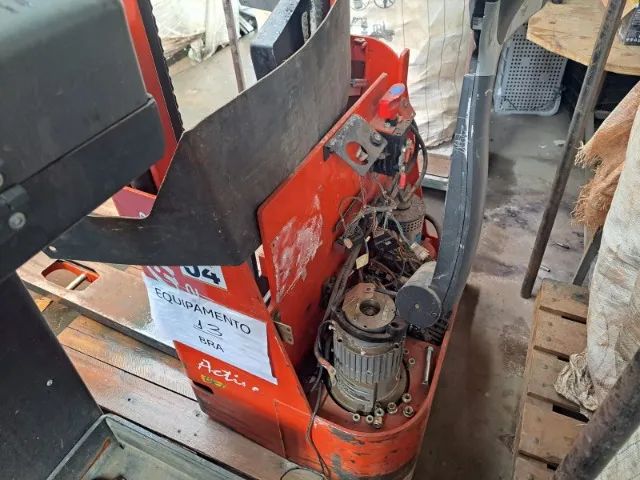 EMPILHADEIRA LINDE ELETRICA L12 NO ESTADO - Foto 4