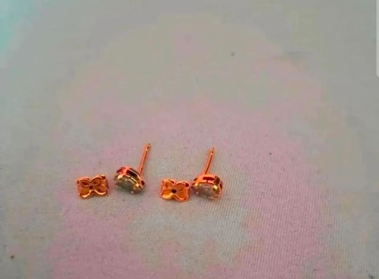 Vendo 2 brincos da rommanel com zirconia - Foto 2