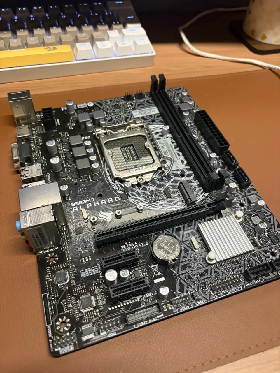 Alphard B560m-T LGA1200