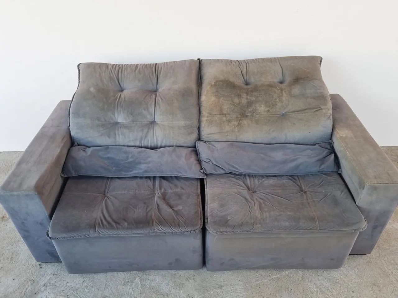 Sofá usado com marca de uso leia a descrição  - Foto 4