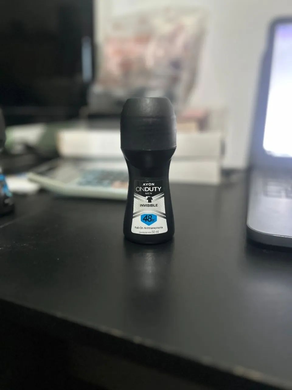 Roll-On Antitranspirante 50ml Avon OnDuty Men Invisible