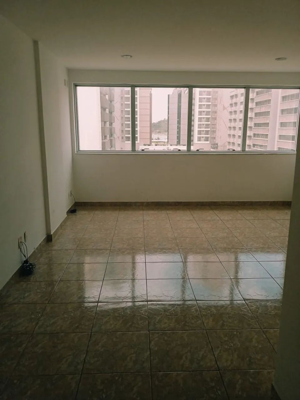 Sala de frente Edf. Enseada Trade Center - Foto 3