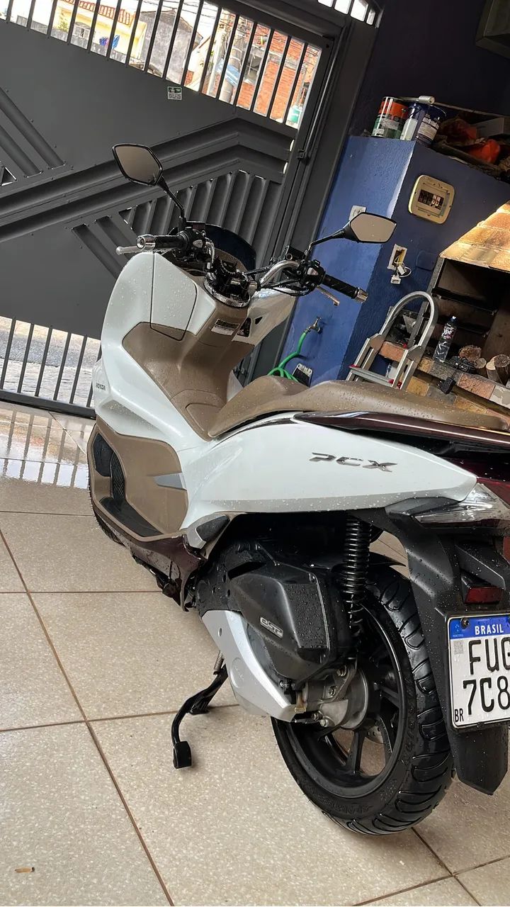 PCX DLX 2021 - Foto 3