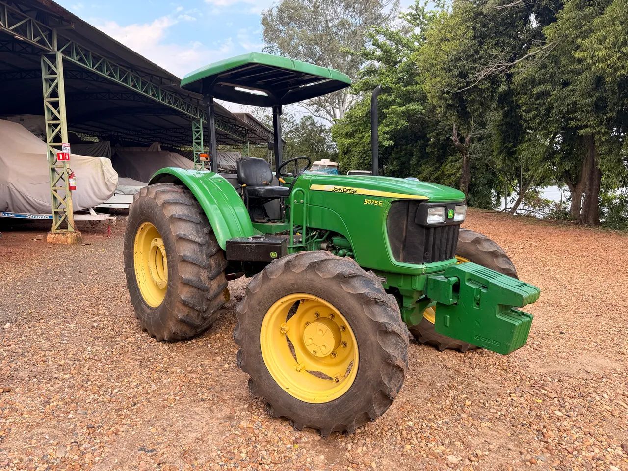 Trator jhon deere