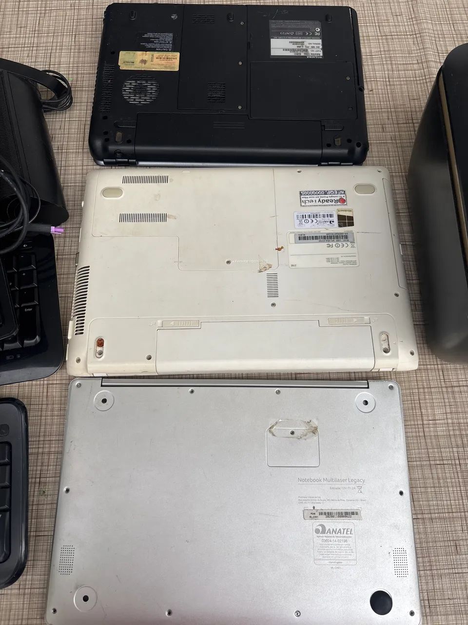 Impressora HO + 3 notebooks + 3 teclados  + caixinha de som - Foto 5