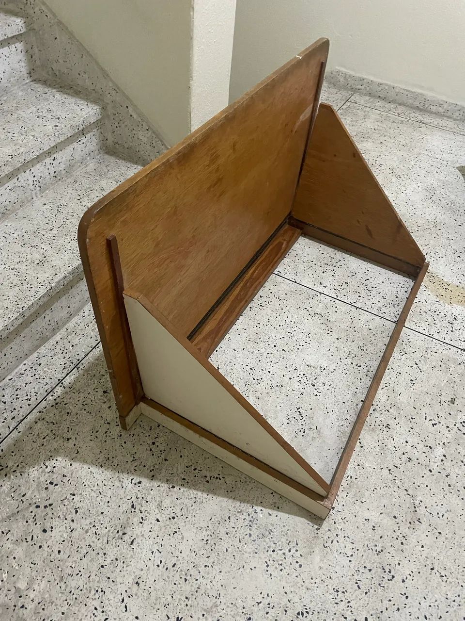 Mesa Retrátil de Madeira Antiga - Compacta e Funcional - Foto 2
